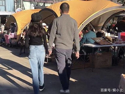 偶遇谢霆锋之父谢贤坐轮椅出行