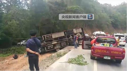 游船侧翻事故目击者揭露，部分游客未穿救生衣